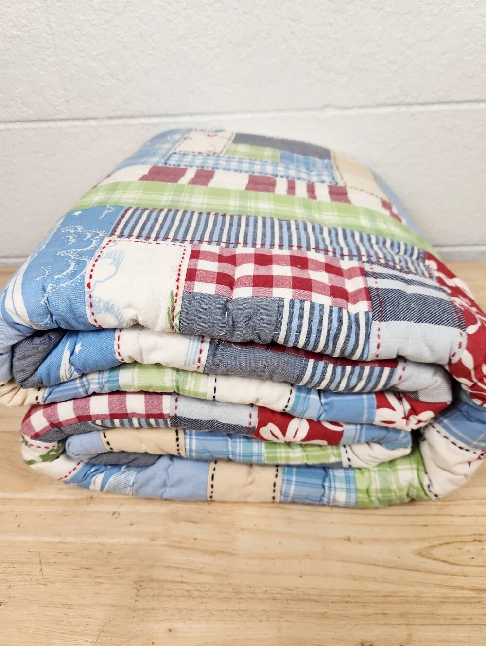 Pottery Barn Kids Aloha Patchwork Quilt Sz TwinNOS Tropical Hawaiian Island Flaw